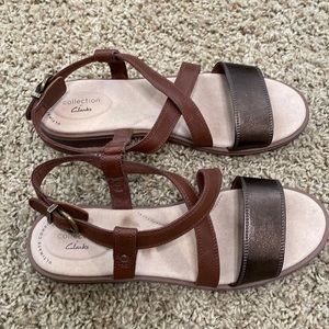 EUC Clarks Sandals 8.5 Bronze and Brown Leather
